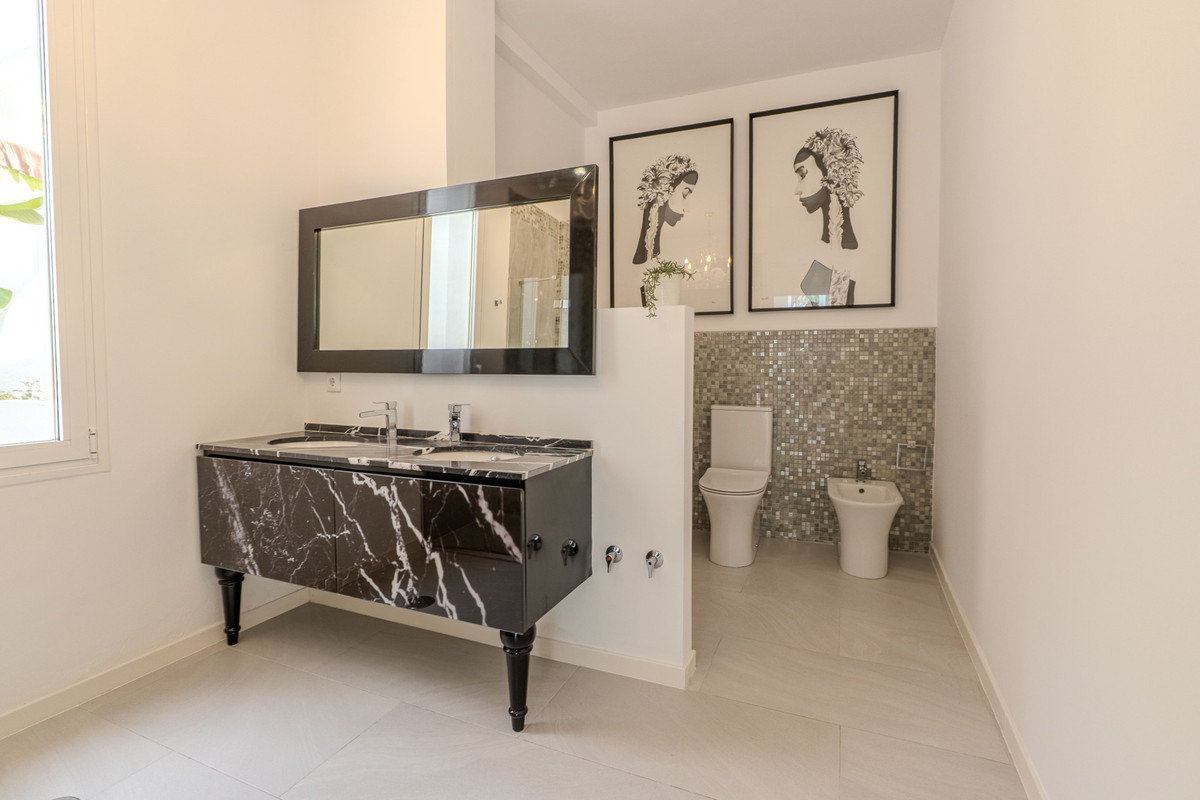 Huis te koop in Nueva Andalucía | 4 slaapkamers H5487964