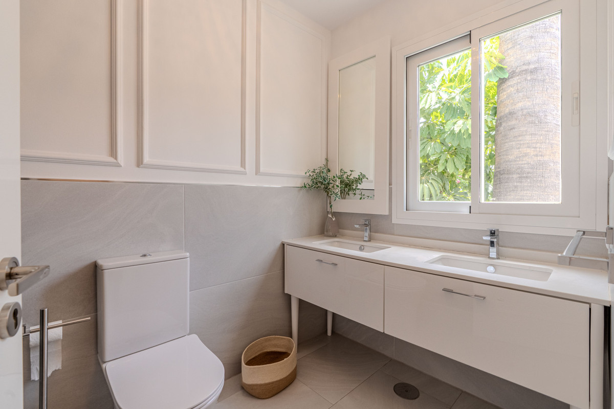 Huis te koop in Nueva Andalucía | 4 slaapkamers H5487964