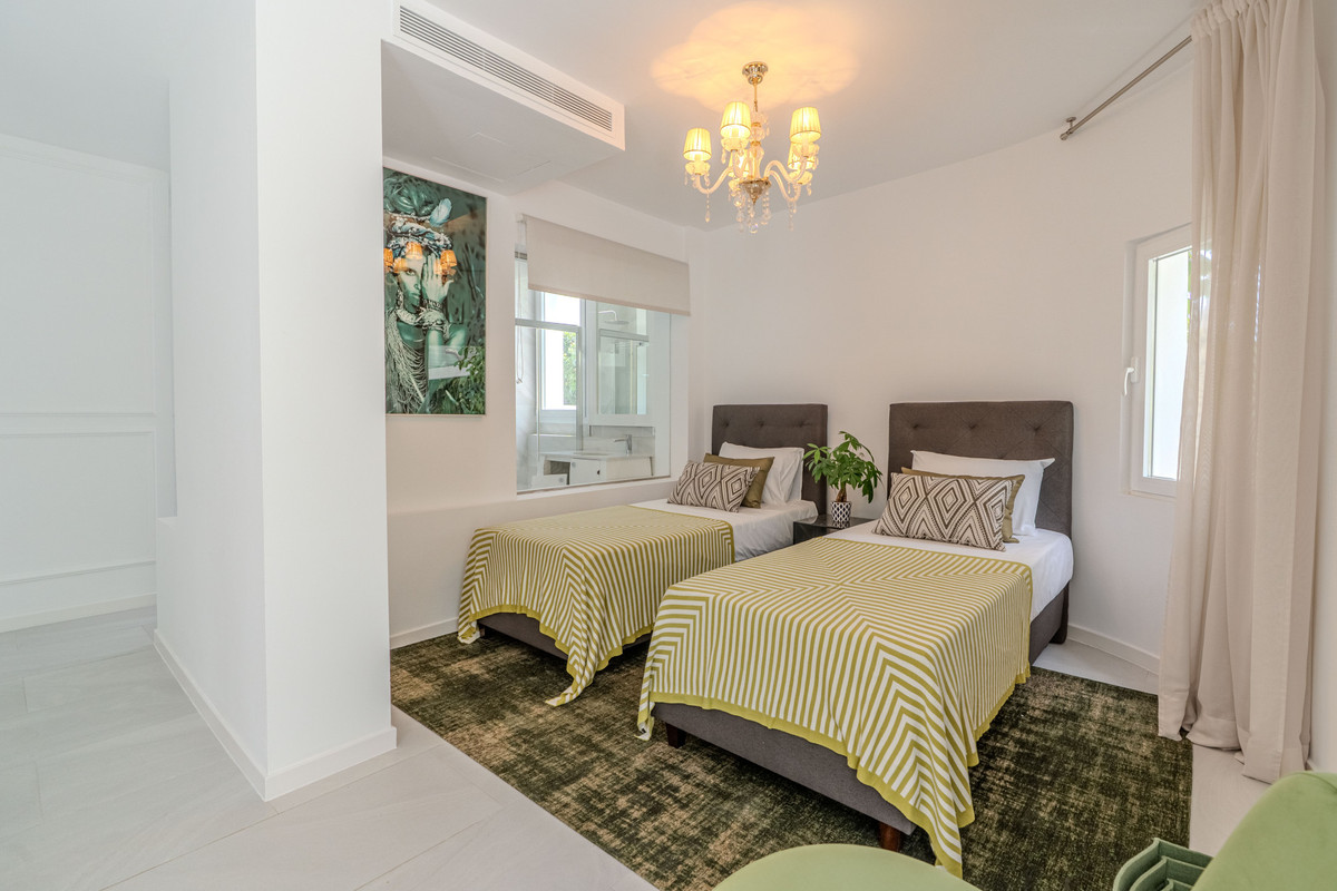 Huis te koop in Nueva Andalucía | 4 slaapkamers H5487964