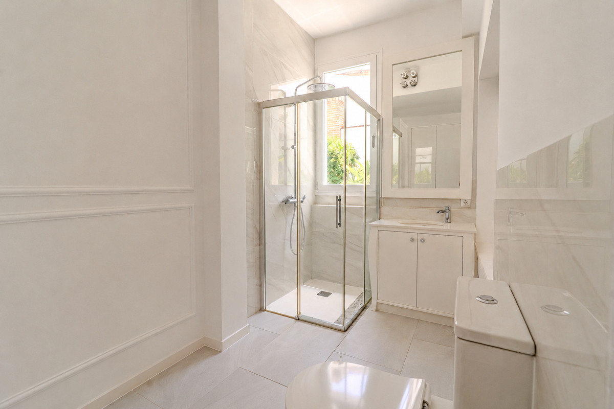 Huis te koop in Nueva Andalucía | 4 slaapkamers H5487964