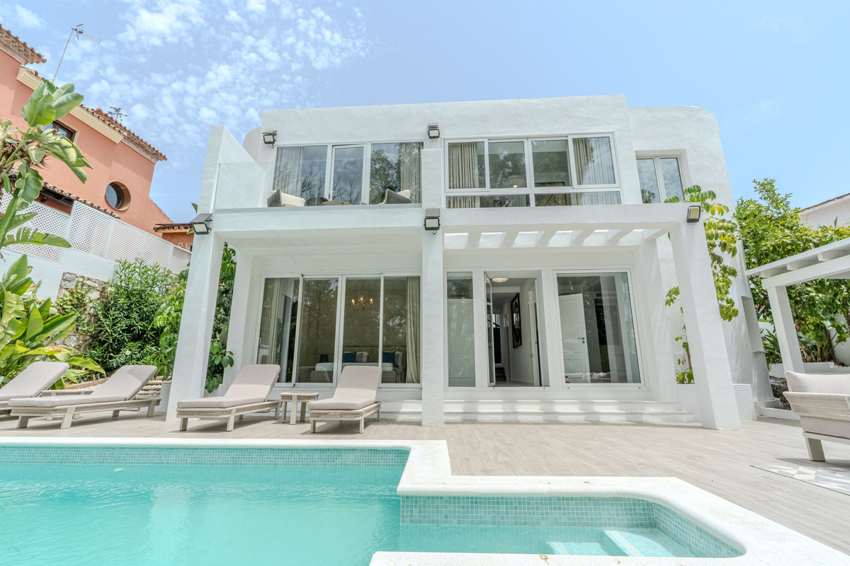 Huis te koop in Nueva Andalucía | 4 slaapkamers H5487964