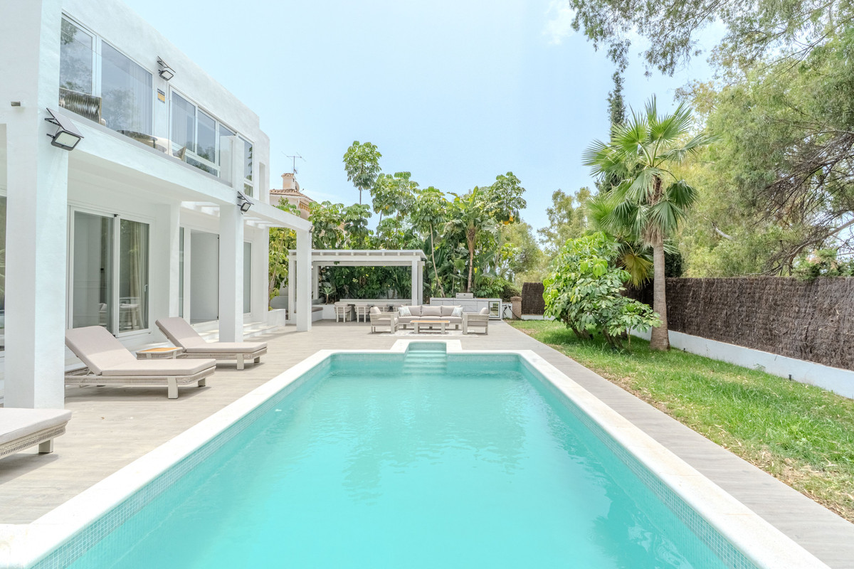 Huis te koop in Nueva Andalucía | 4 slaapkamers H5487964