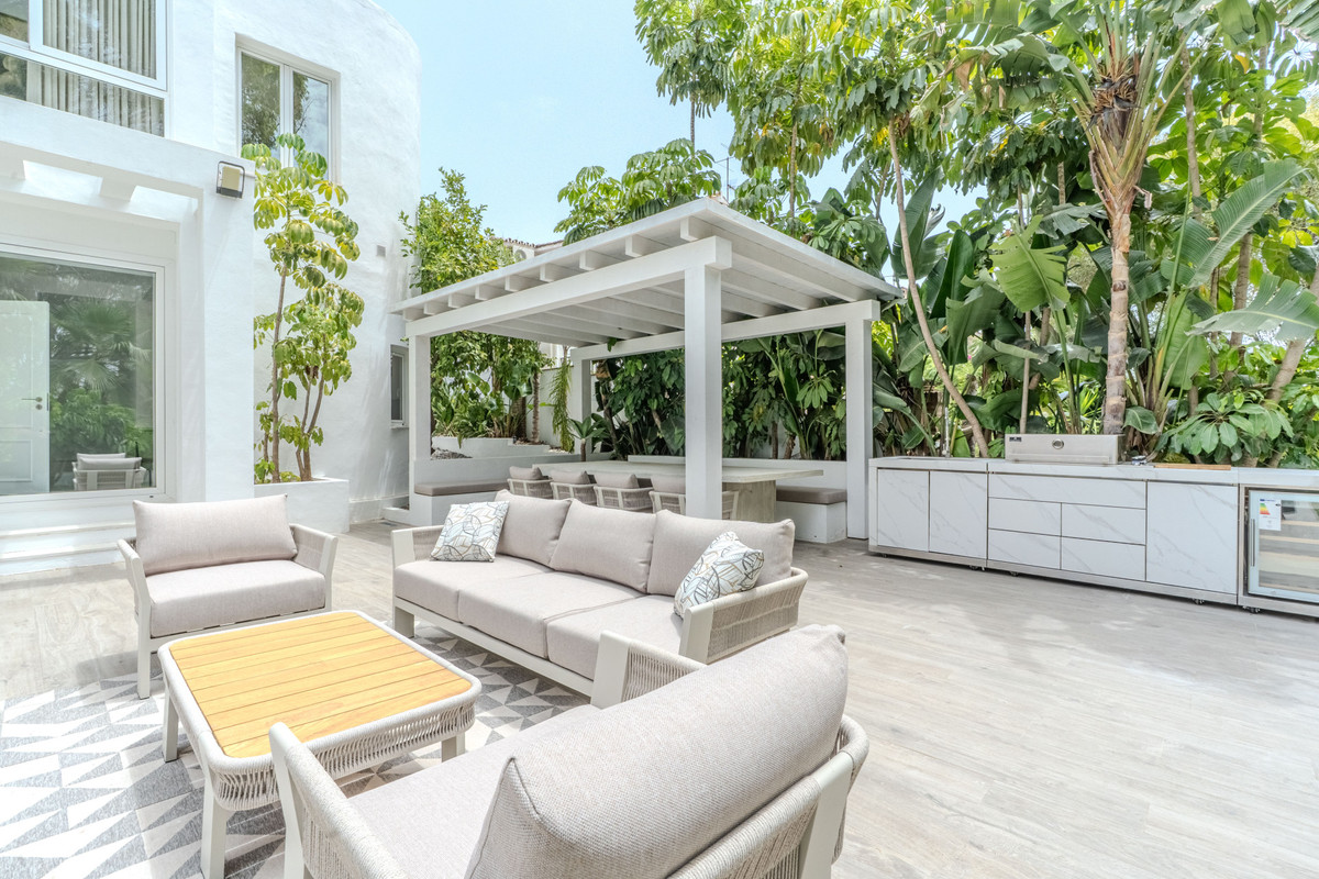 Huis te koop in Nueva Andalucía | 4 slaapkamers H5487964