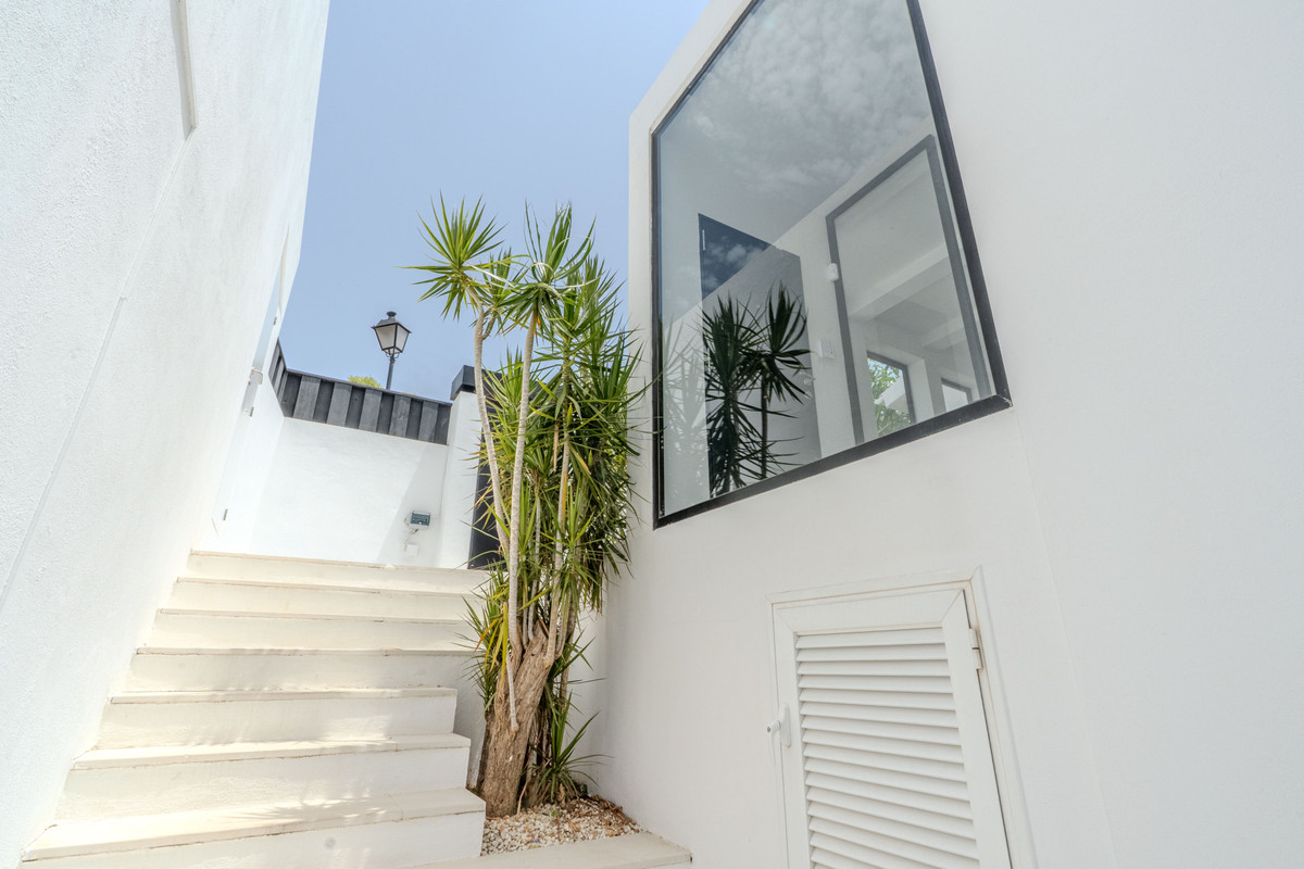 Huis te koop in Nueva Andalucía | 4 slaapkamers H5487964