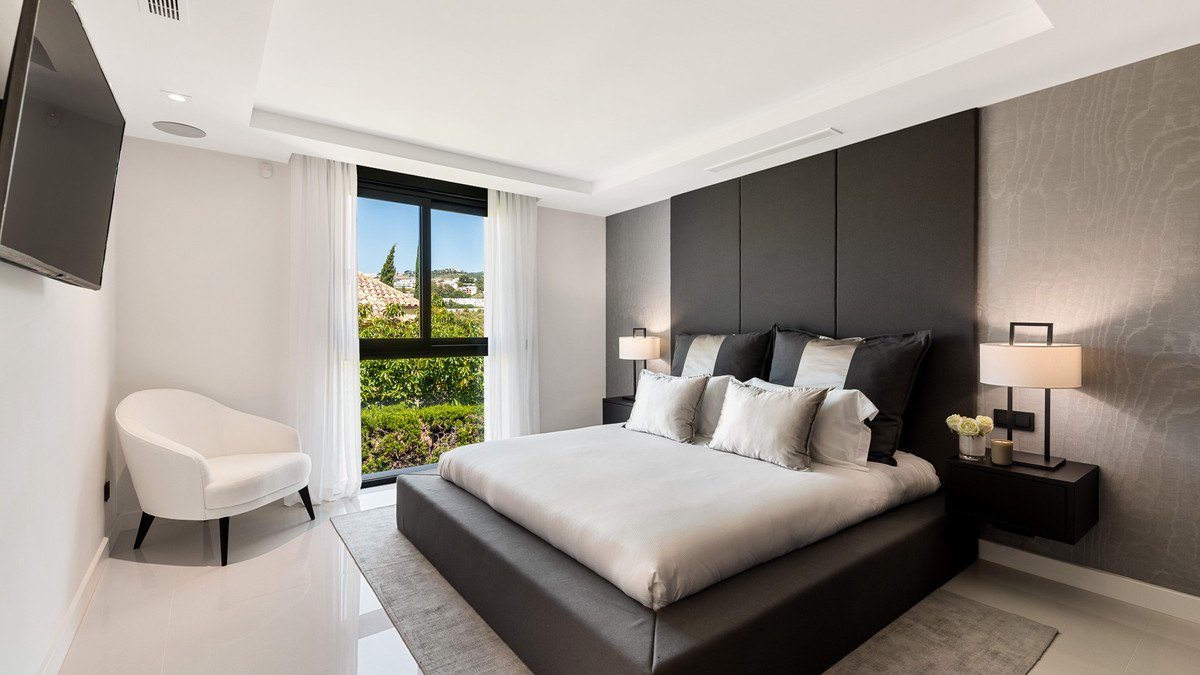 Huis te koop in Nueva Andalucía | 6 slaapkamers H5491759