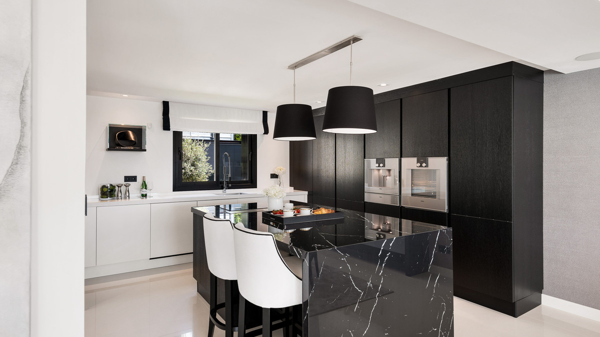 Huis te koop in Nueva Andalucía | 6 slaapkamers H5491759
