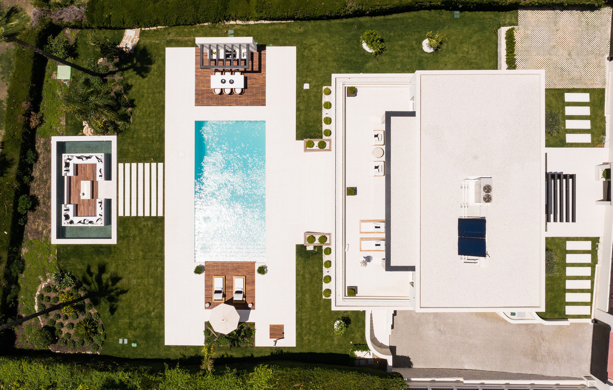 Huis te koop in Nueva Andalucía | 6 slaapkamers H5491759