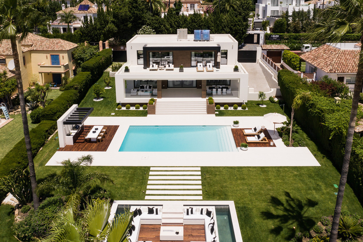 Huis te koop in Nueva Andalucía | 6 slaapkamers H5491759