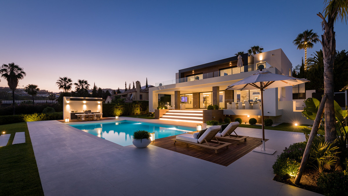 Huis te koop in Nueva Andalucía | 6 slaapkamers H5491759