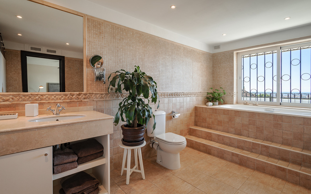 Huis te koop in Nueva Andalucía | 4 slaapkamers H5492041
