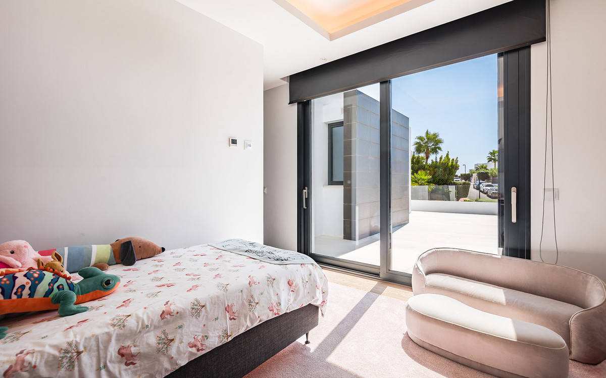 Huis te koop in Nueva Andalucía | 7 slaapkamers H5492086