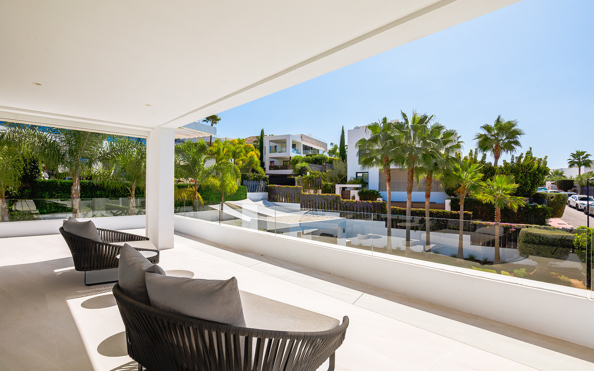 Huis te koop in Nueva Andalucía | 7 slaapkamers H5492086