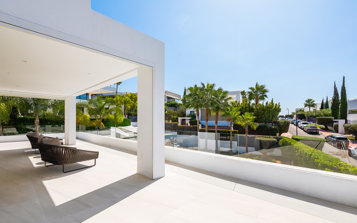Huis te koop in Nueva Andalucía | 7 slaapkamers H5492086