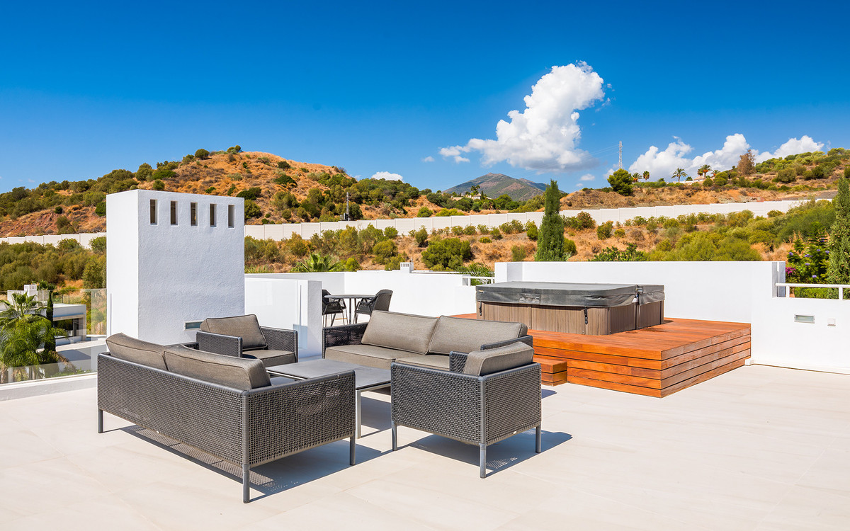 Huis te koop in Nueva Andalucía | 7 slaapkamers H5492086