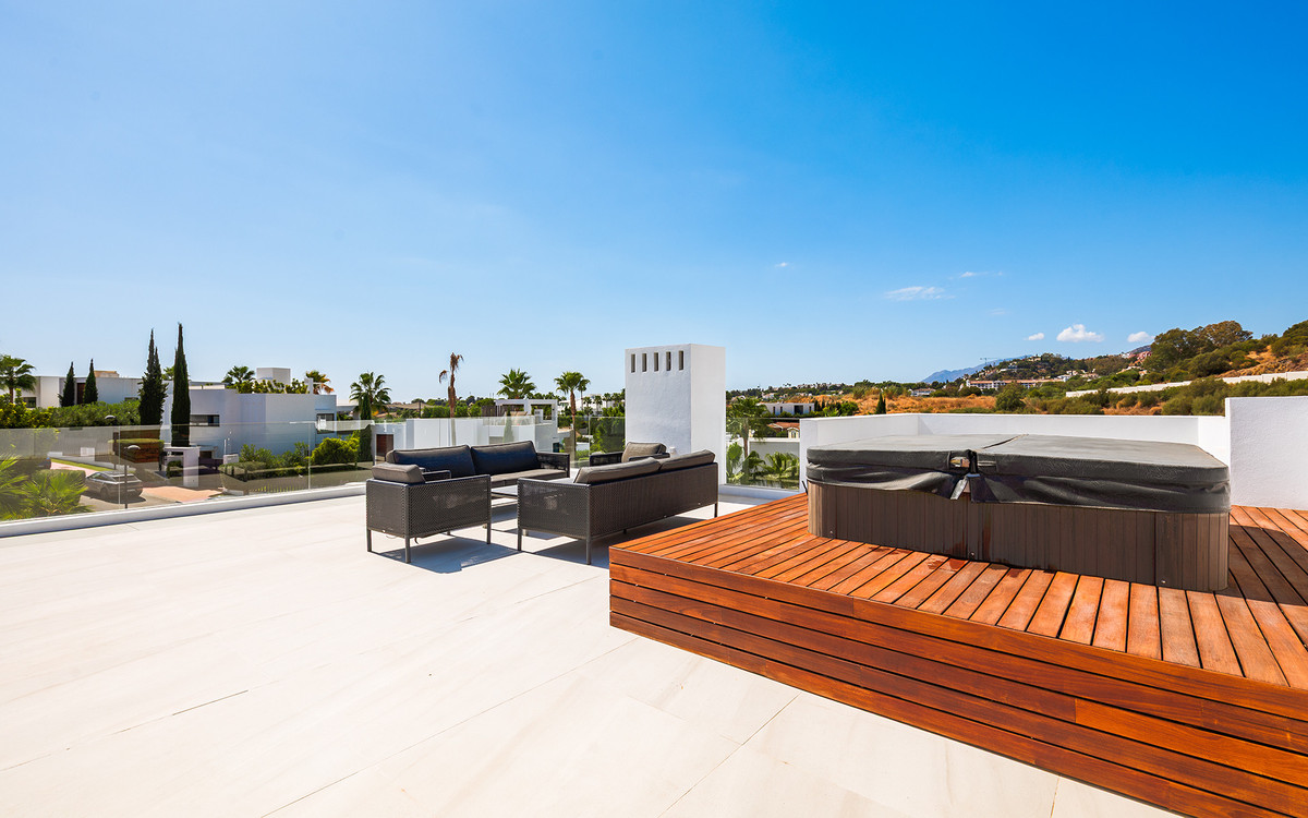 Huis te koop in Nueva Andalucía | 7 slaapkamers H5492086