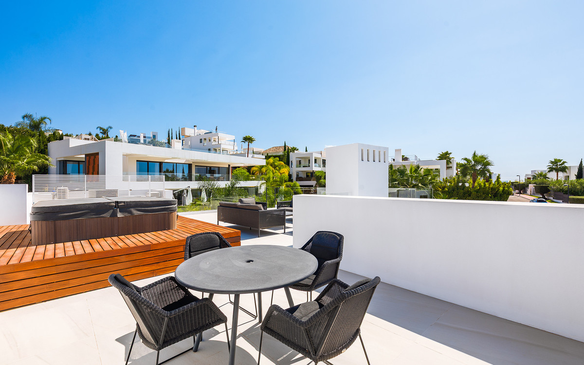 Huis te koop in Nueva Andalucía | 7 slaapkamers H5492086