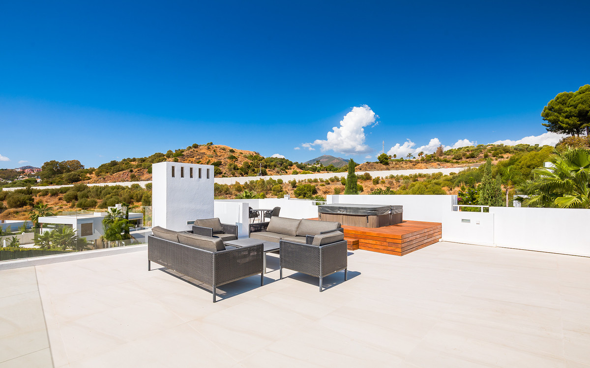 Huis te koop in Nueva Andalucía | 7 slaapkamers H5492086
