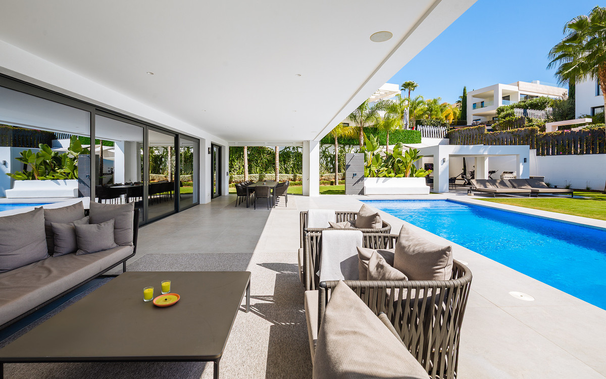 Huis te koop in Nueva Andalucía | 7 slaapkamers H5492086