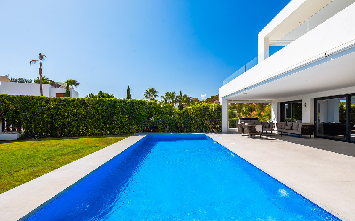 Huis te koop in Nueva Andalucía | 7 slaapkamers H5492086