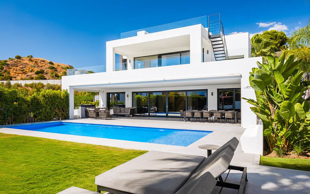 Huis te koop in Nueva Andalucía | 7 slaapkamers H5492086