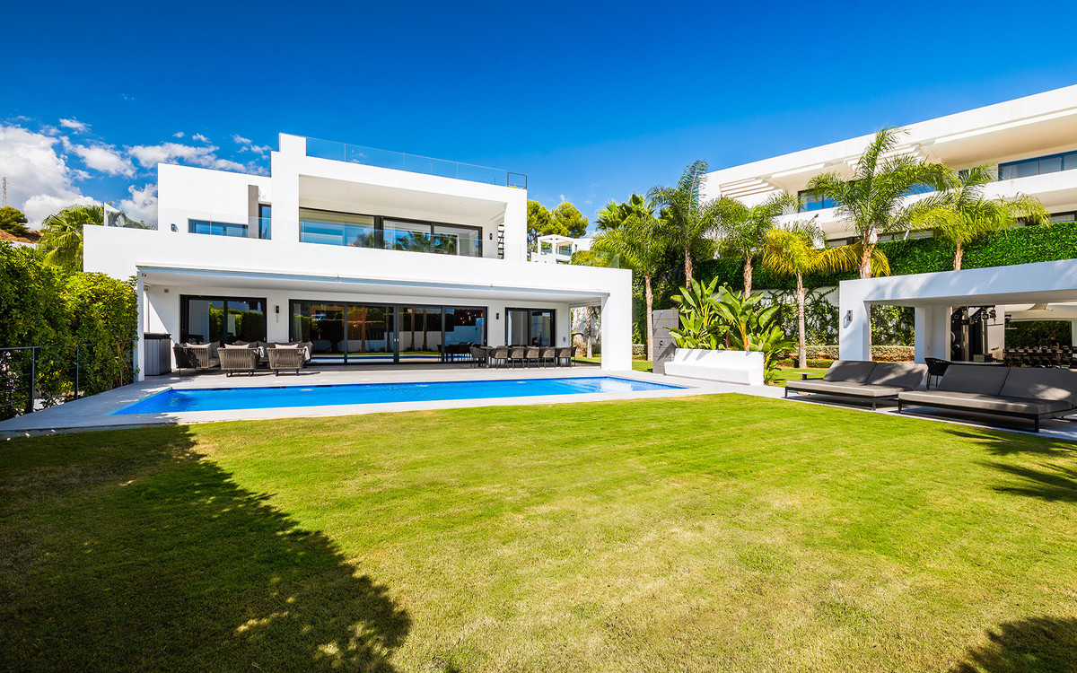 Huis te koop in Nueva Andalucía | 7 slaapkamers H5492086