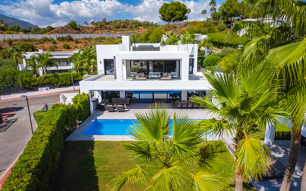 Huis te koop in Nueva Andalucía | 7 slaapkamers H5492086