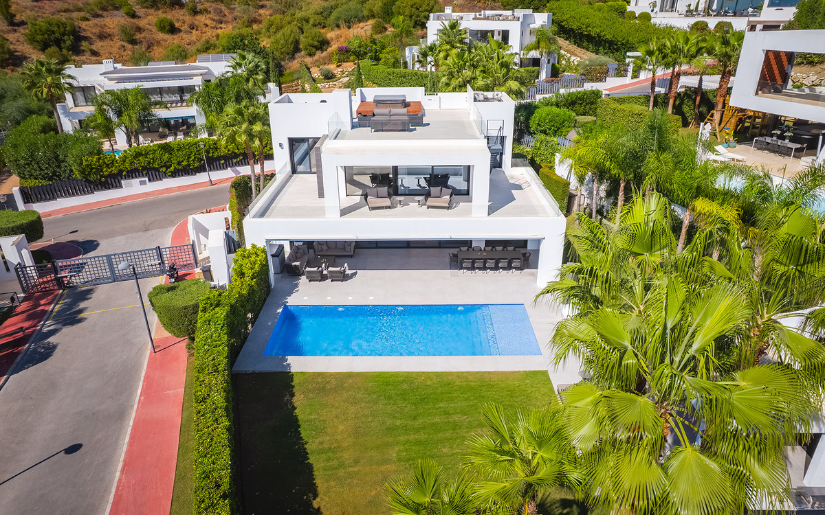 Huis te koop in Nueva Andalucía | 7 slaapkamers H5492086