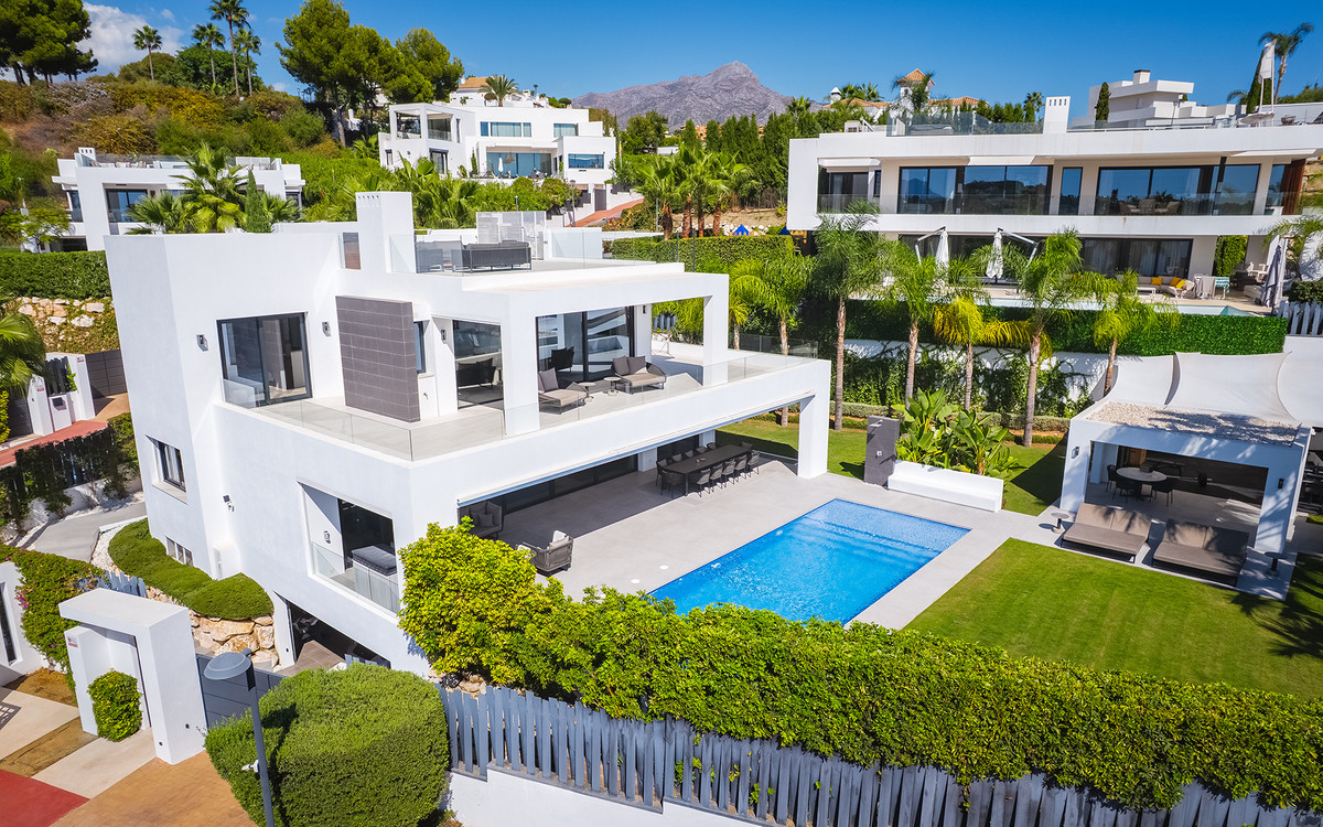 Huis te koop in Nueva Andalucía | 7 slaapkamers H5492086