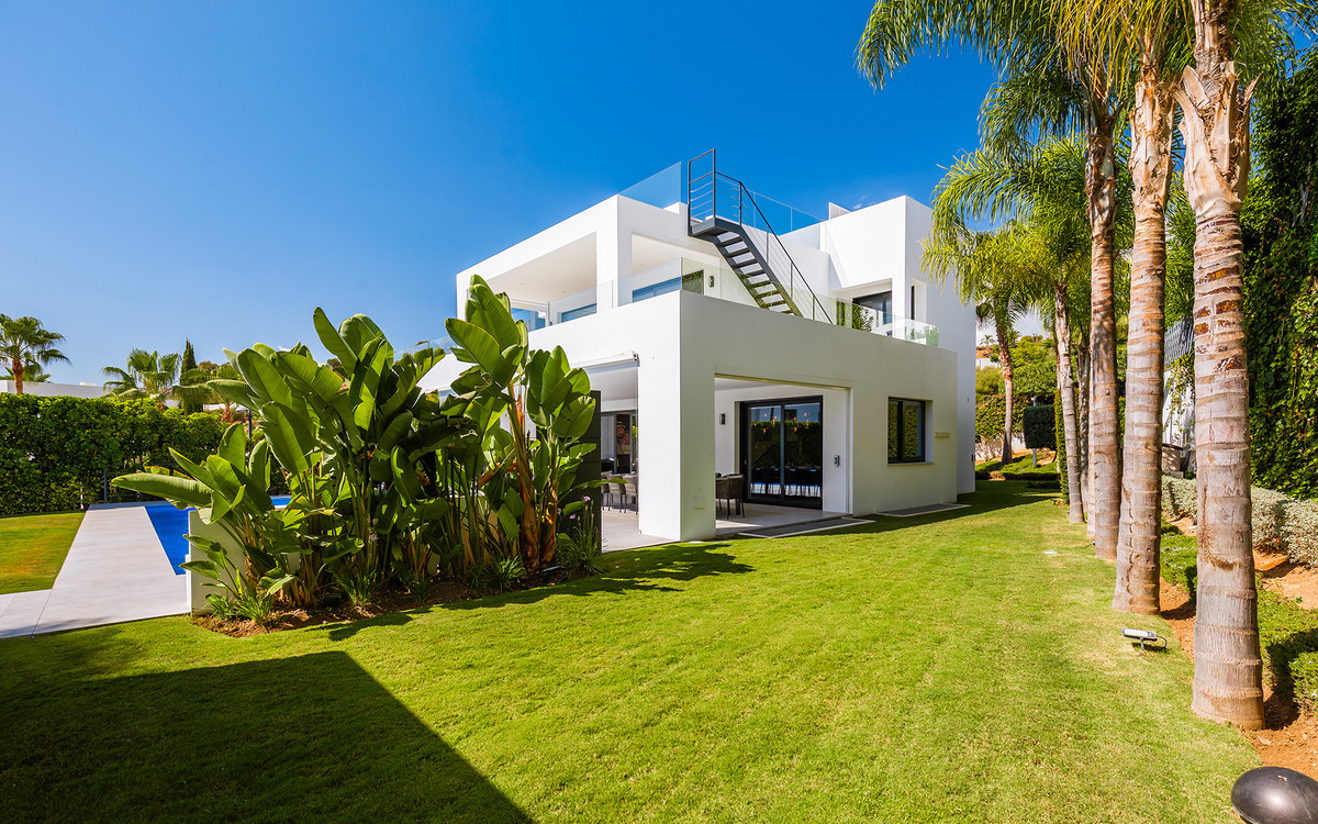 Huis te koop in Nueva Andalucía | 7 slaapkamers H5492086