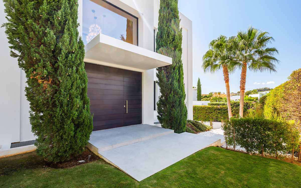 Huis te koop in Nueva Andalucía | 7 slaapkamers H5492086