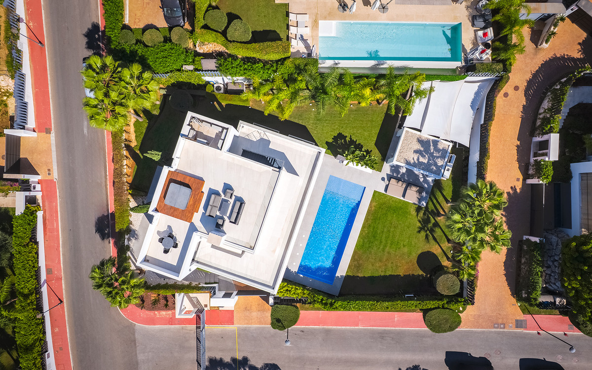 Huis te koop in Nueva Andalucía | 7 slaapkamers H5492086