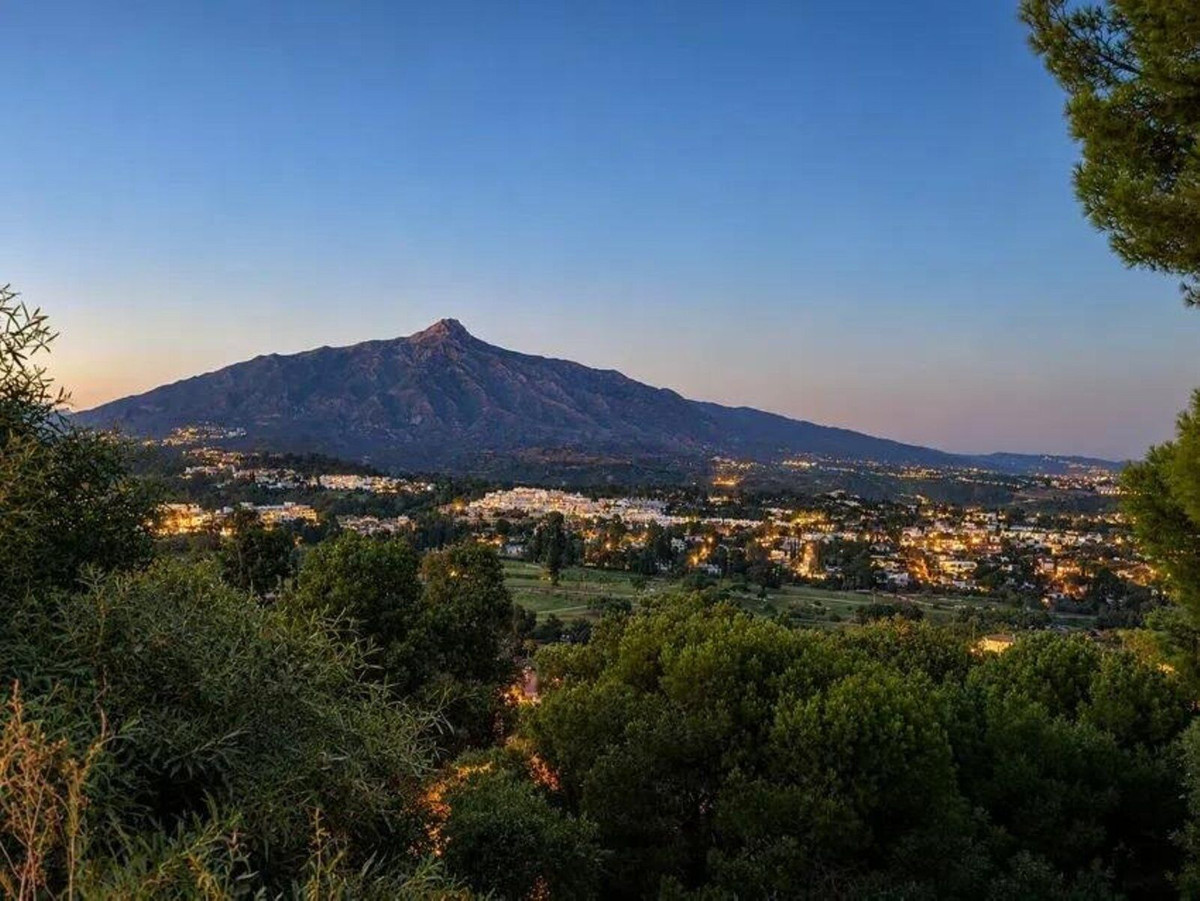 Huis te koop in Nueva Andalucía | 4 slaapkamers H5492227