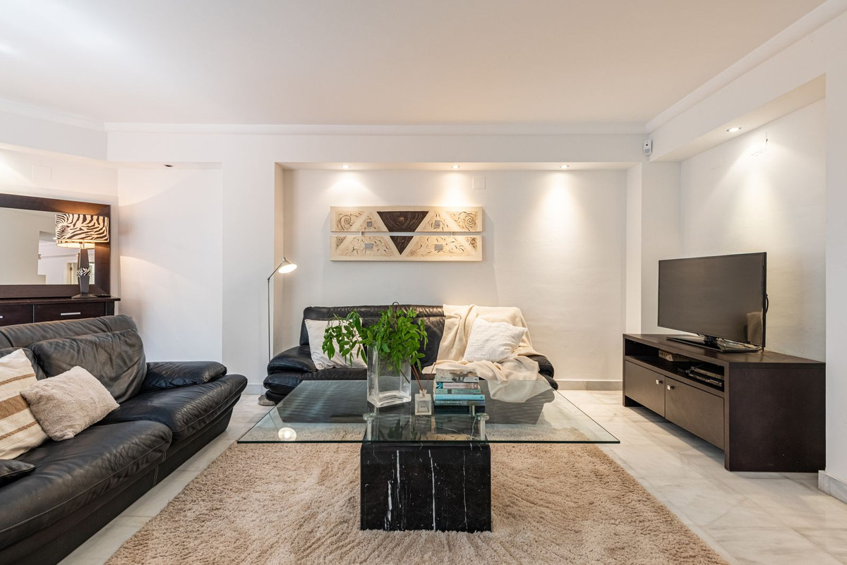 Huis te koop in Nueva Andalucía | 4 slaapkamers H5492449