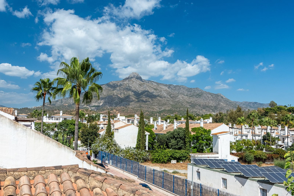 Huis te koop in Nueva Andalucía | 4 slaapkamers H5492449