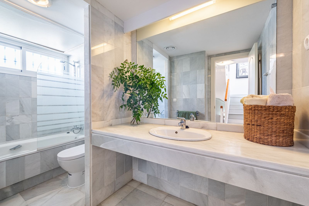 Huis te koop in Nueva Andalucía | 4 slaapkamers H5492449
