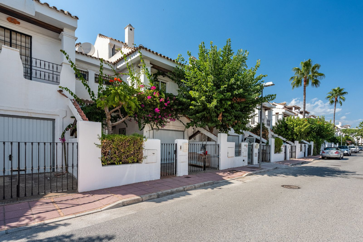 Huis te koop in Nueva Andalucía | 4 slaapkamers H5492449