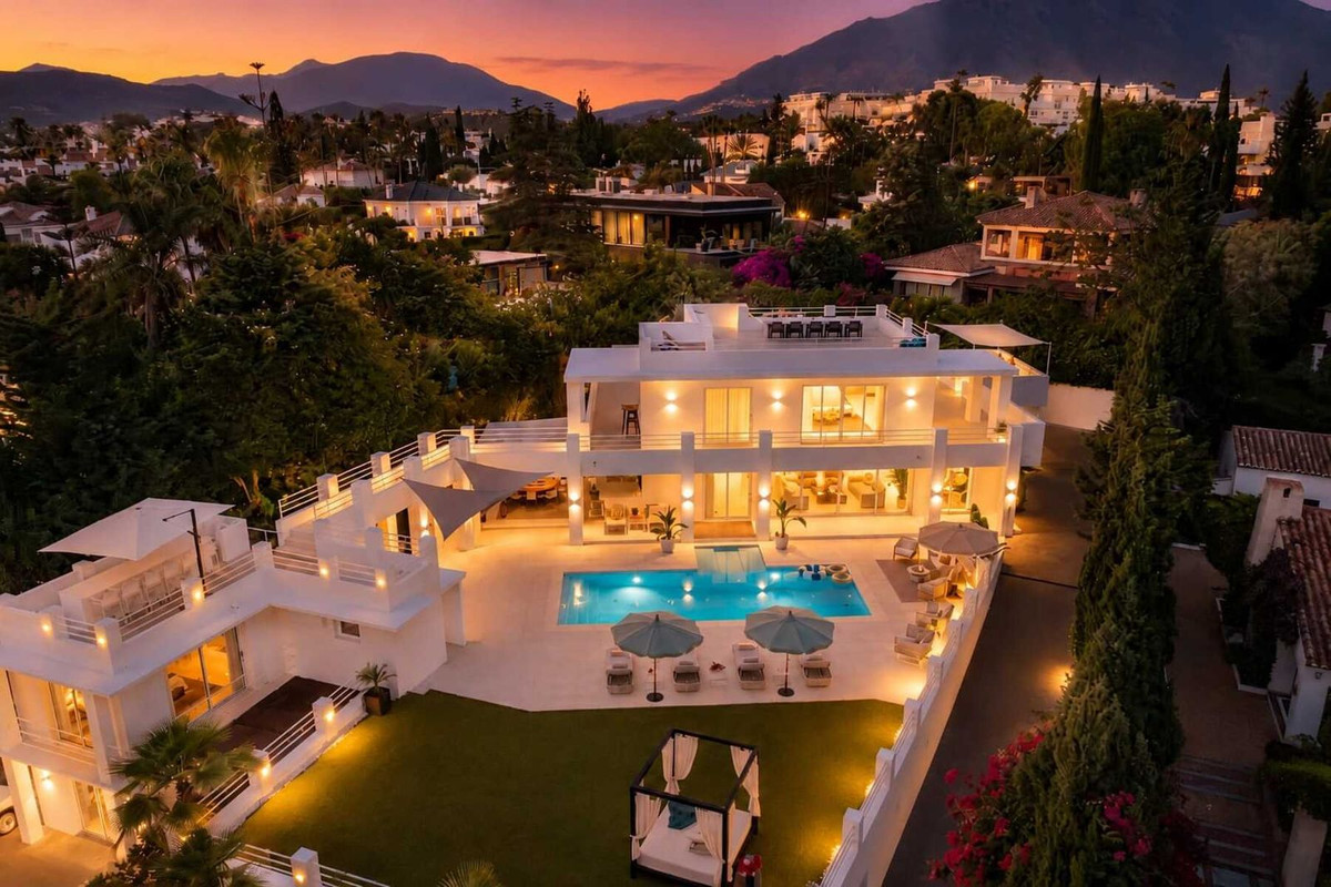 Huis te koop in Nueva Andalucía | 7 slaapkamers H5496187