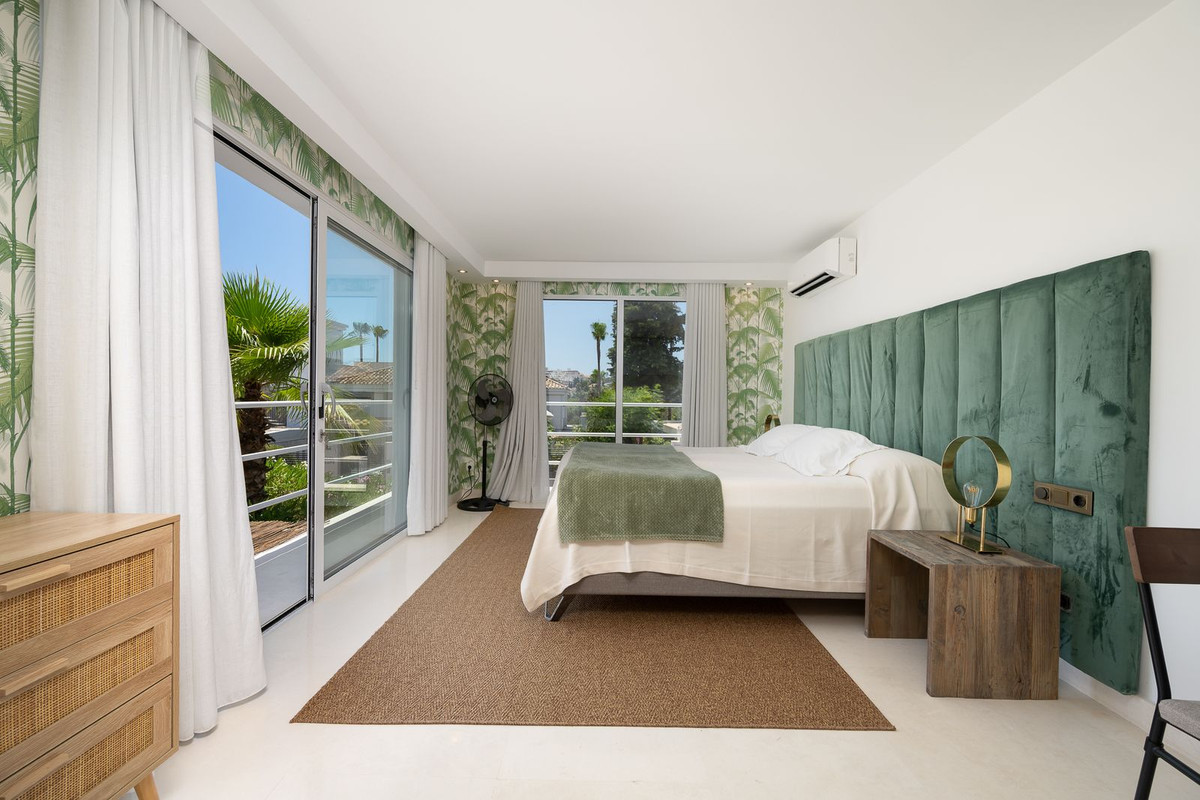 Huis te koop in Nueva Andalucía | 7 slaapkamers H5496187