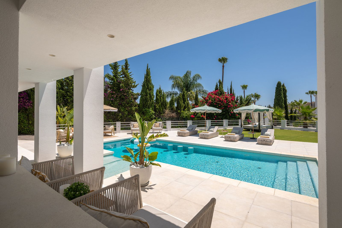 Huis te koop in Nueva Andalucía | 7 slaapkamers H5496187