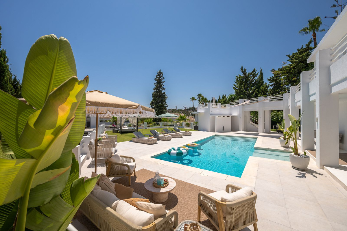 Huis te koop in Nueva Andalucía | 7 slaapkamers H5496187