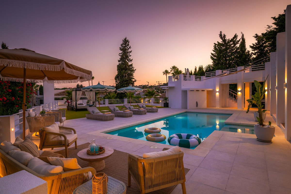 Huis te koop in Nueva Andalucía | 7 slaapkamers H5496187