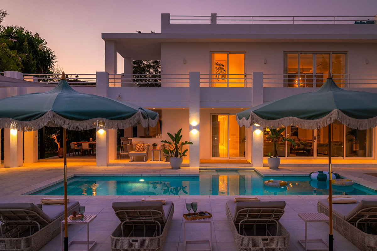 Huis te koop in Nueva Andalucía | 7 slaapkamers H5496187