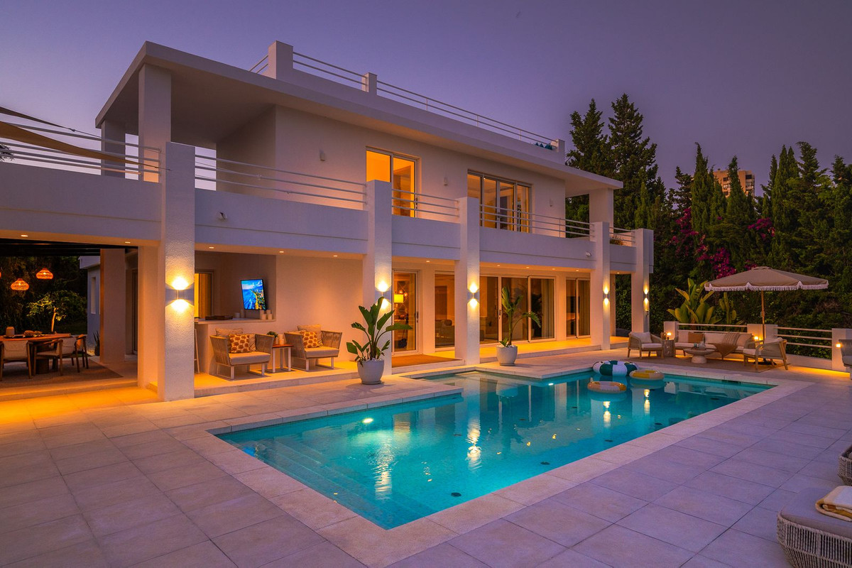 Huis te koop in Nueva Andalucía | 7 slaapkamers H5496187