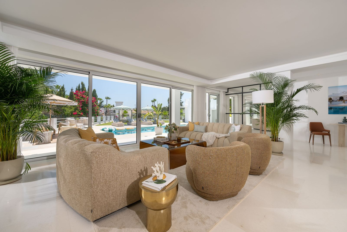 Huis te koop in Nueva Andalucía | 7 slaapkamers H5496187
