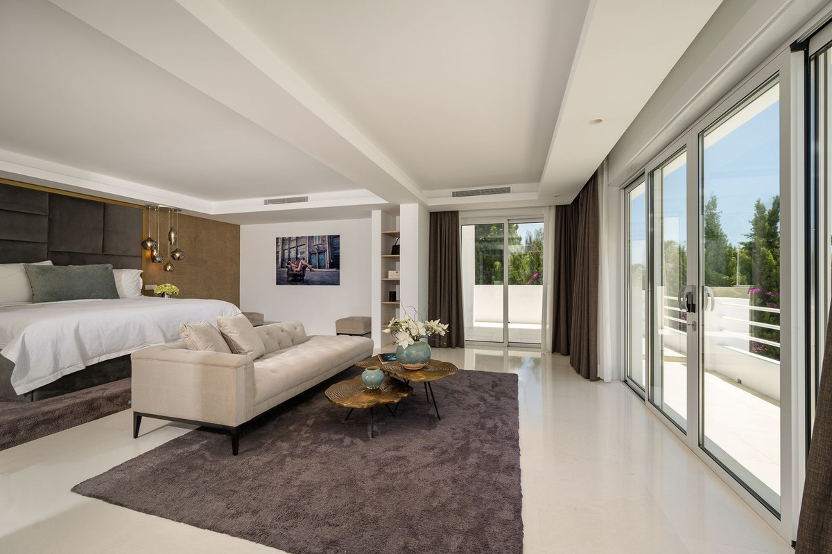 Huis te koop in Nueva Andalucía | 7 slaapkamers H5496187