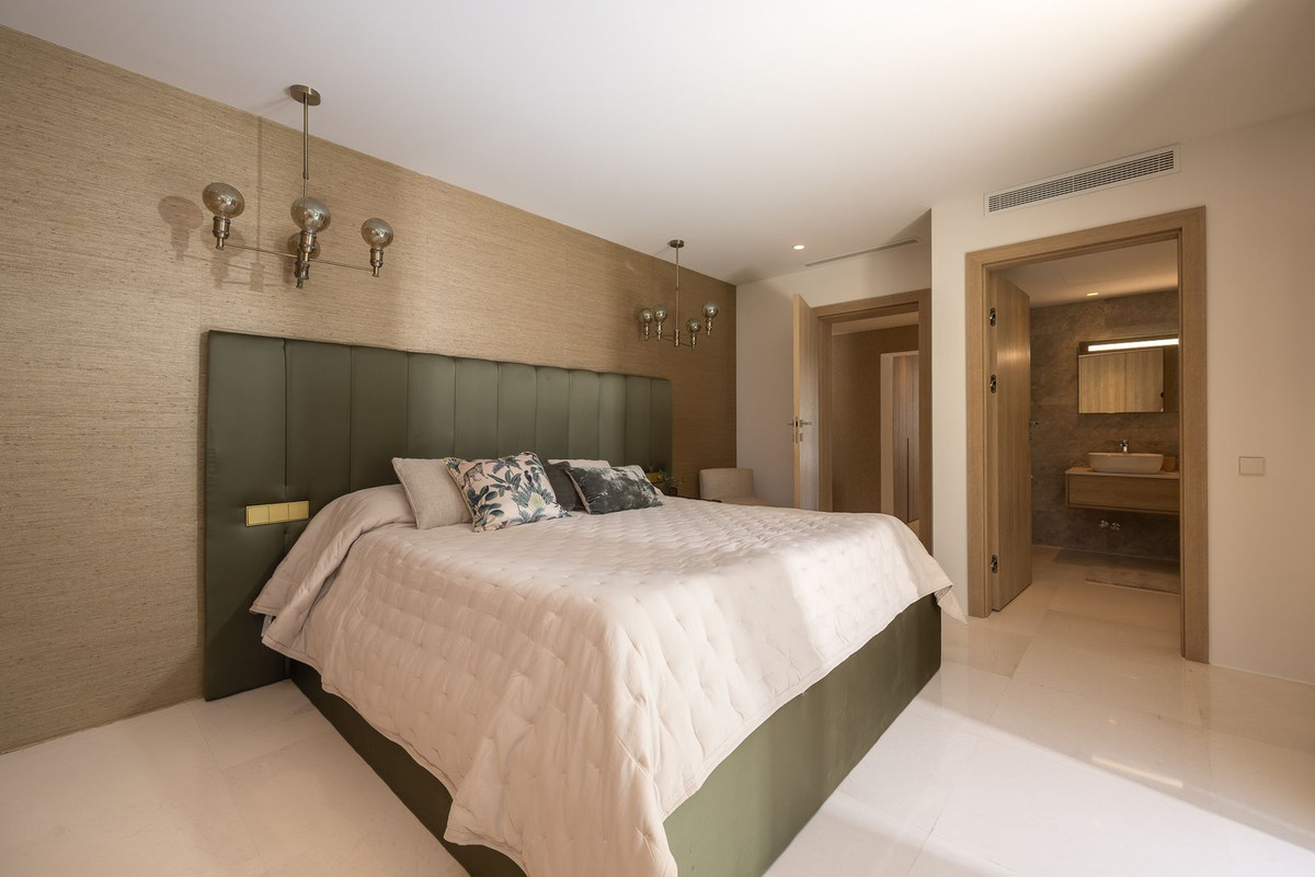 Huis te koop in Nueva Andalucía | 7 slaapkamers H5496187