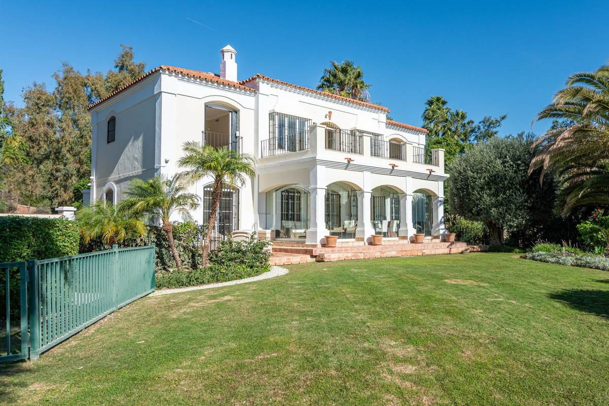 Huis te koop in Nueva Andalucía | 5 slaapkamers H5498743