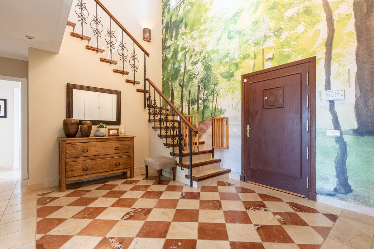 Huis te koop in Nueva Andalucía | 5 slaapkamers H5498743