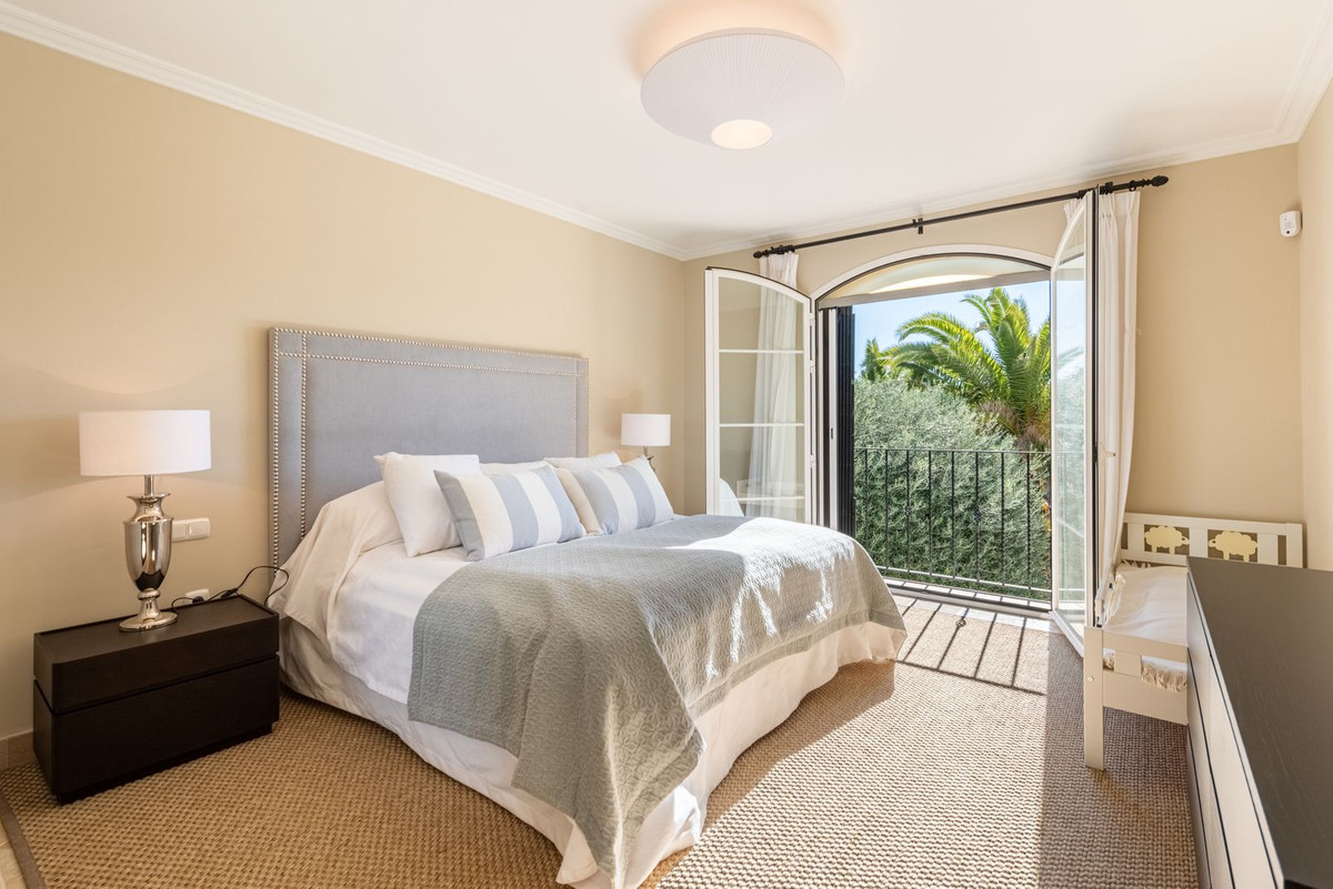 Huis te koop in Nueva Andalucía | 5 slaapkamers H5498743