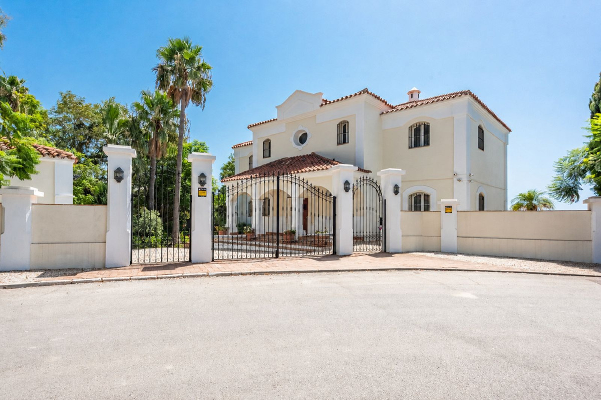 Huis te koop in Nueva Andalucía | 5 slaapkamers H5498743